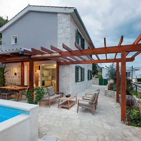 Kate Podgora (Split-Dalmatia)